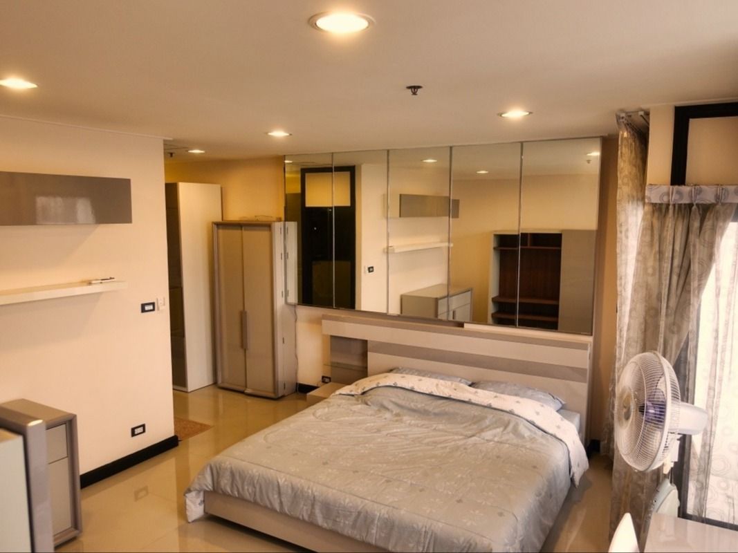 Phayathai Place