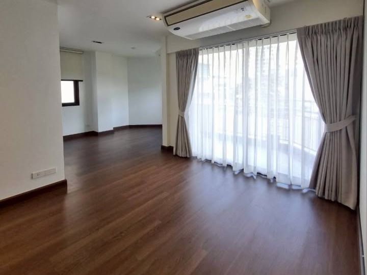 กรีนพอยท์ สีลม