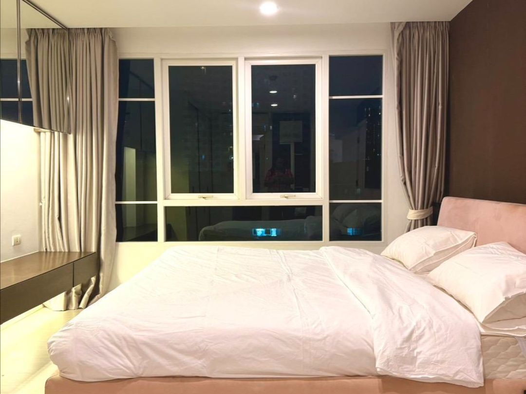 เดอะแบงค็อค สาทร ตากสิน