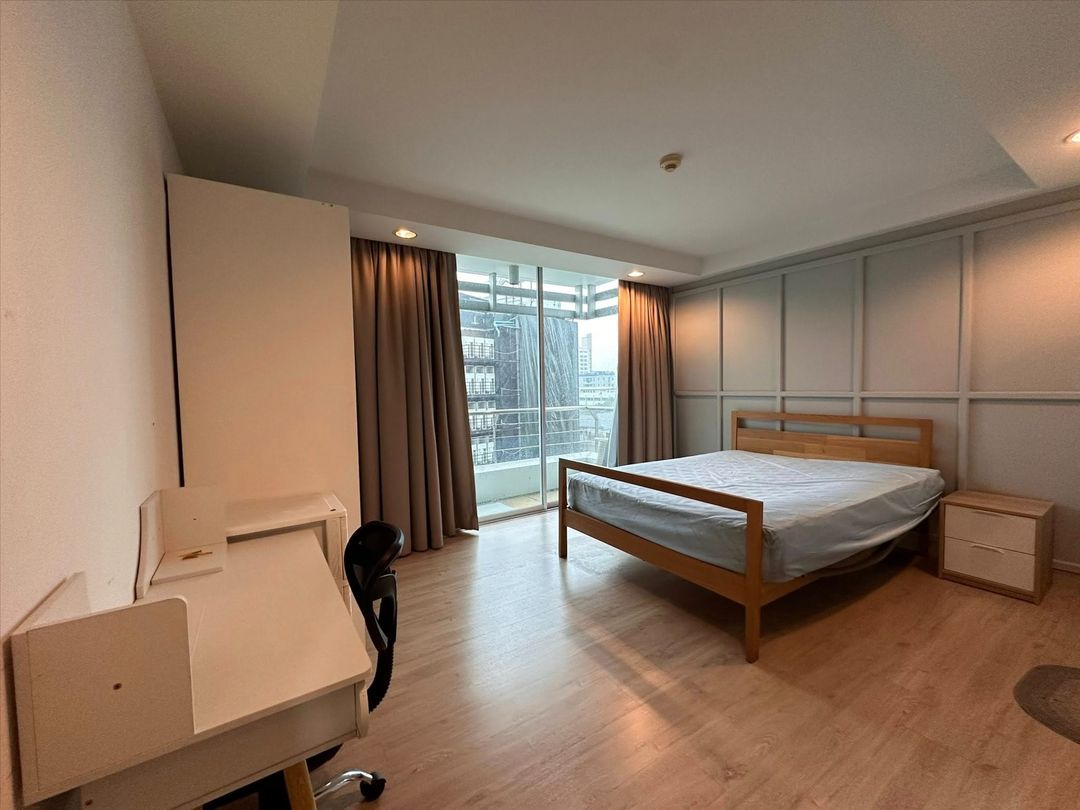 เดอะ คริส รัชดา 17