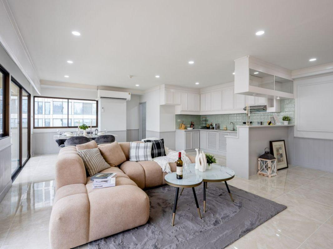 THE QUARTZ at Sukhumvit 6 (Saranjai Mansion) 